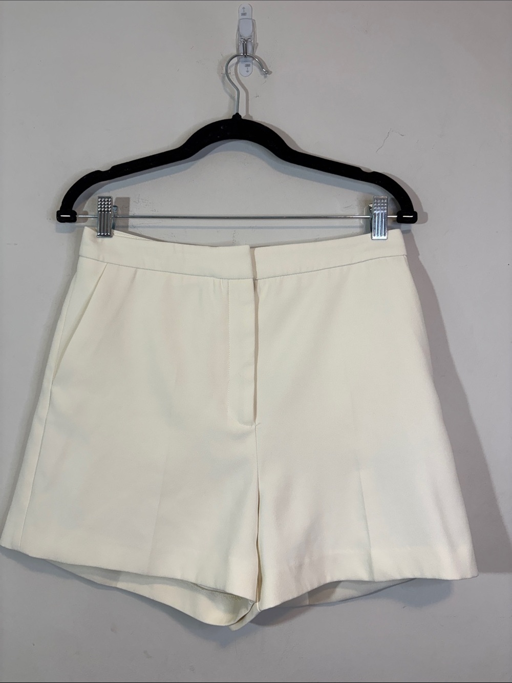 Mango (MNG) Lilo Tailored High-Waisted Dress Shorts Ecru Cream Off-White Pleated